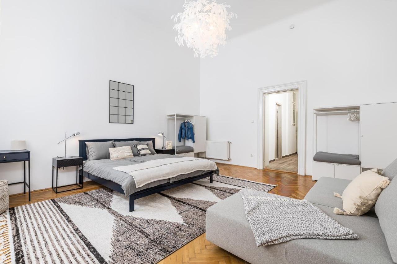 City Center Apartment With Balcony Budapest Extérieur photo
