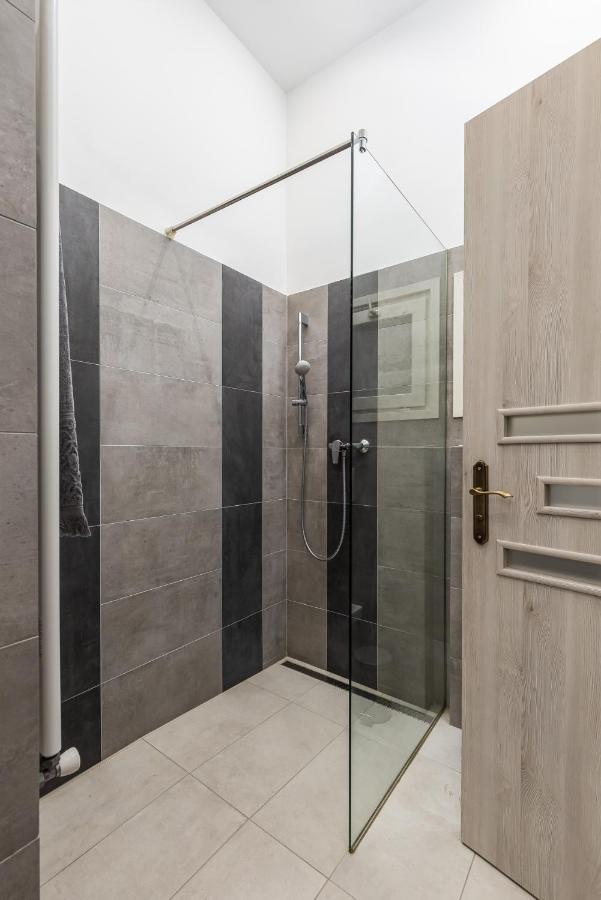 City Center Apartment With Balcony Budapest Extérieur photo