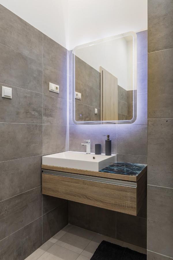 City Center Apartment With Balcony Budapest Extérieur photo