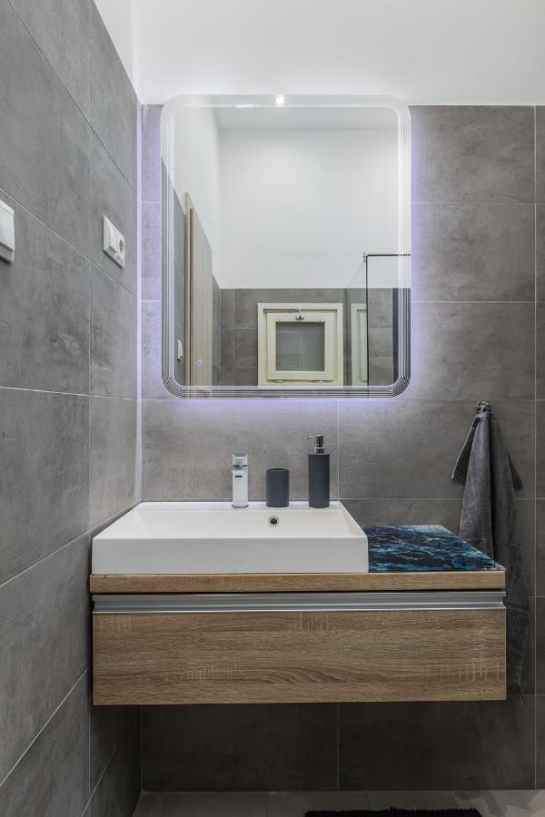 City Center Apartment With Balcony Budapest Extérieur photo